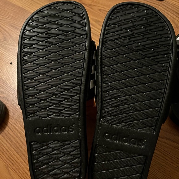 Adidas mens slides - Picture 2 of 3